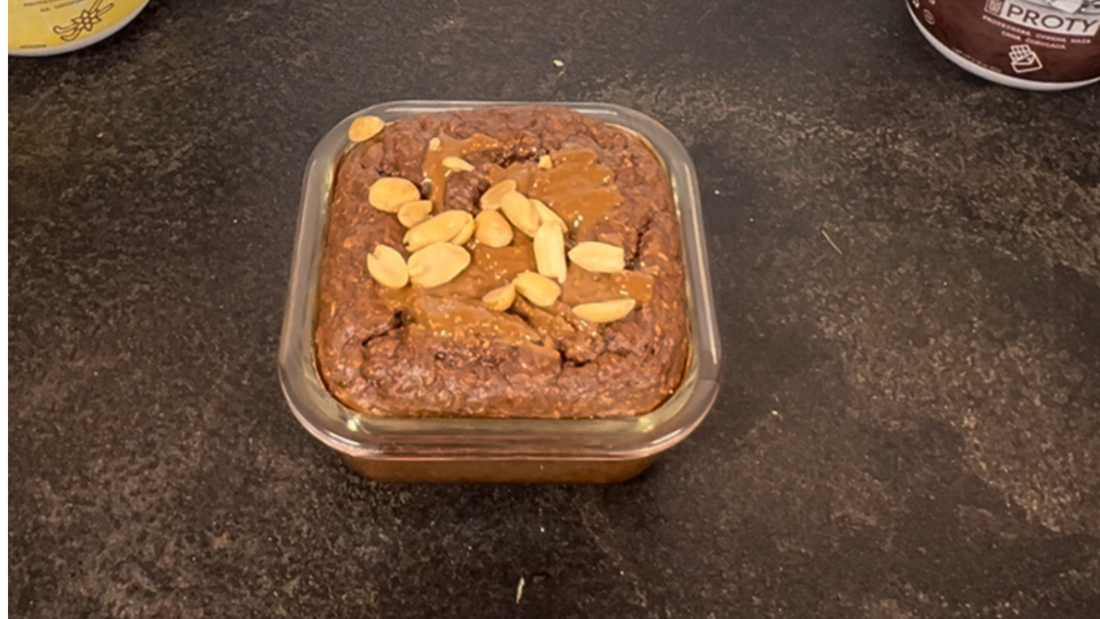 RECEPT ZA PROTEINSKU OVSENU KAŠU SA KIKIRIKI PUTEROM - Najukusnija Ovsena Kaša za Brzi Proteinski Doručak