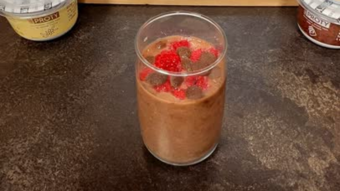 RECEPT ZA PROTEINSKU OVSENU KAŠU ČOKOLADA MALINA- Najukusnija Ovsena Kaša za Brzi Proteinski Doručak